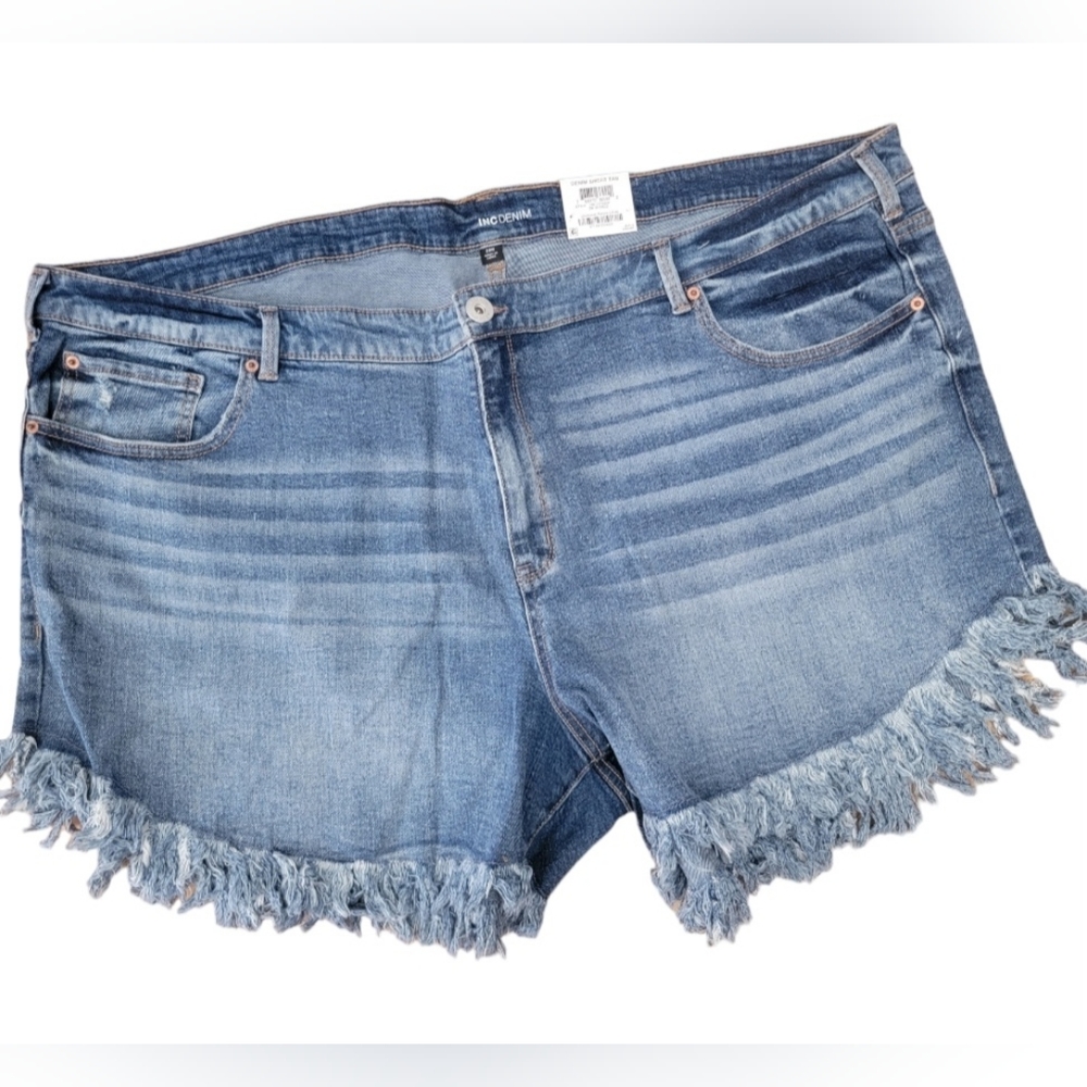 INC International Concepts Frayed Hem Denim Shorts. New With Tickets. Size 28W